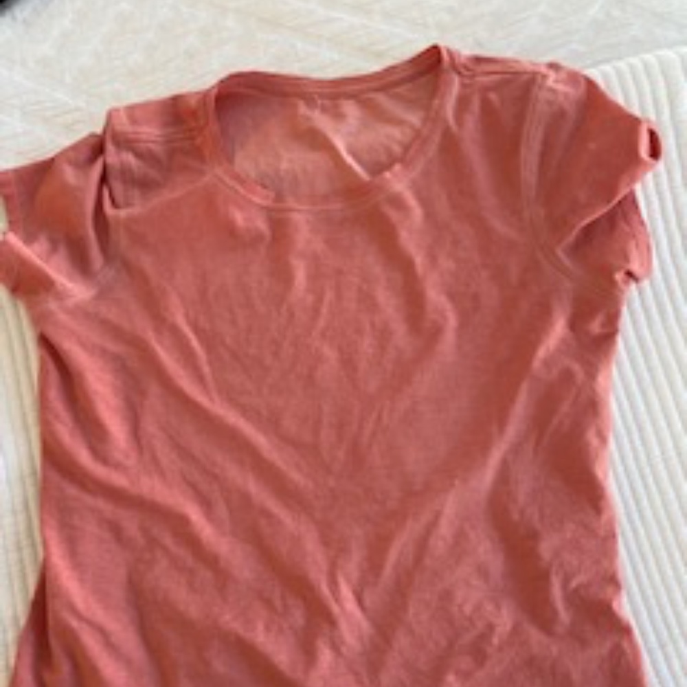 Lululemon Nulu T-shirt